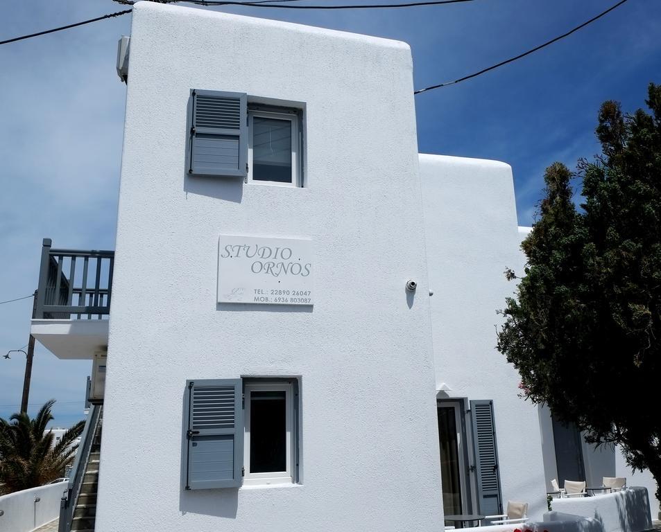 Studio Ornos Luaran gambar